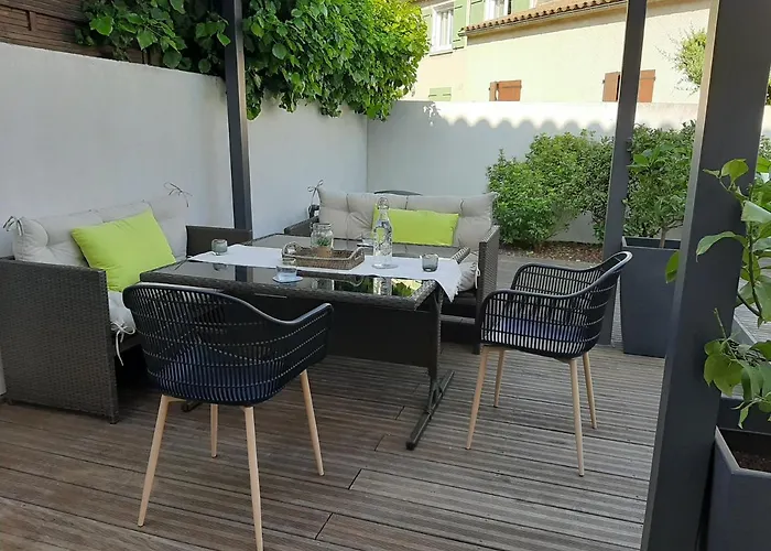 Chambre double dans maison chaleureuse et familiale