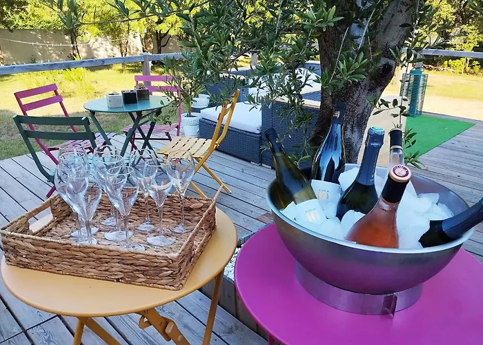 Le Mas Victoria - Chambres d'hôtes avec table d'hôtes-Parking privé ferme